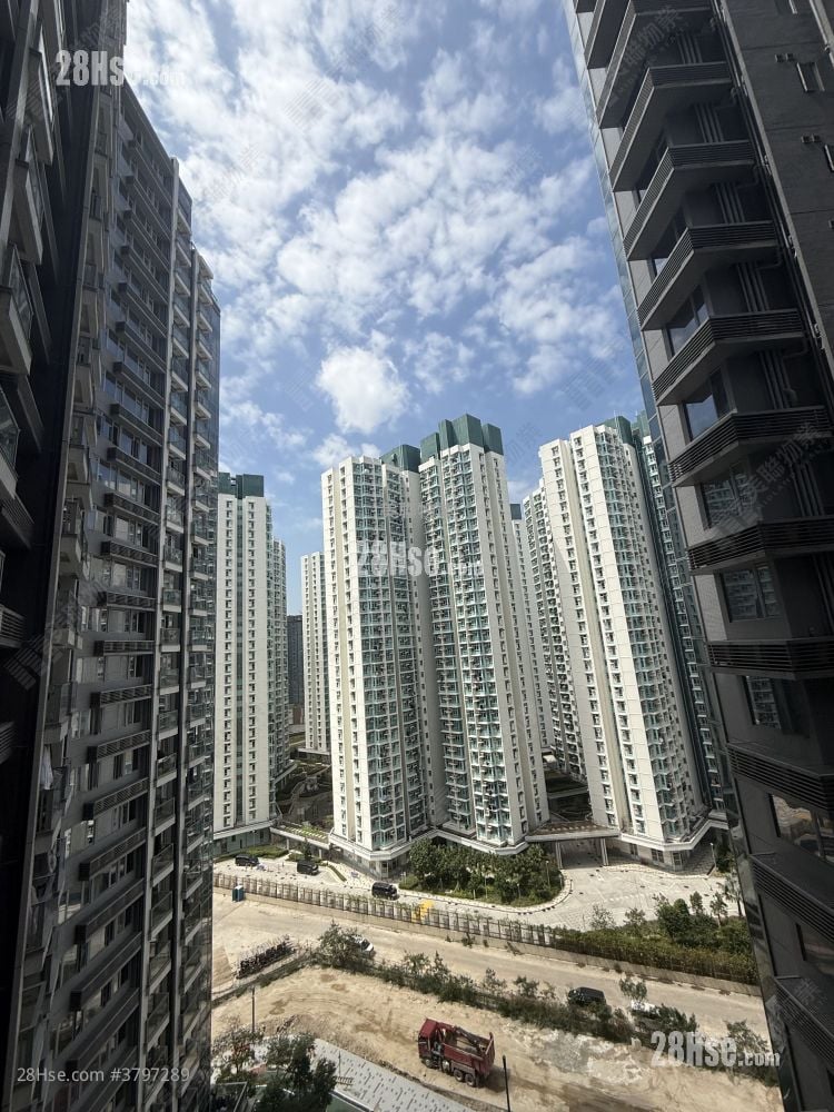 balcony: Century Link Rental 3 Bedrooms , 1 Bathroom 483 ft²