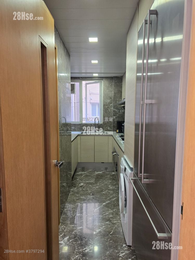 Avignon Rental 5+ Bedrooms , 3 Bathrooms 1,100 ft²