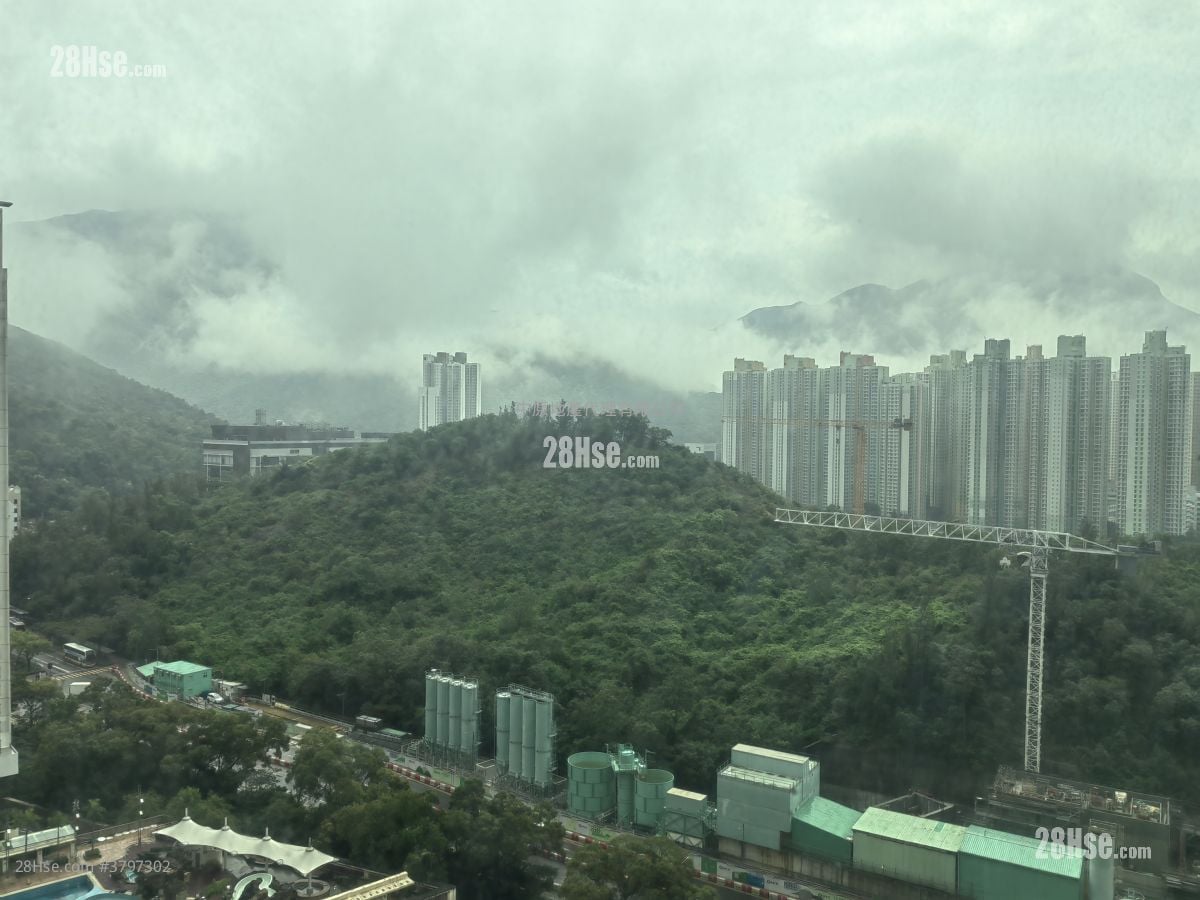 Tung Chung Crescent Sell 2 Bedrooms 527 ft²