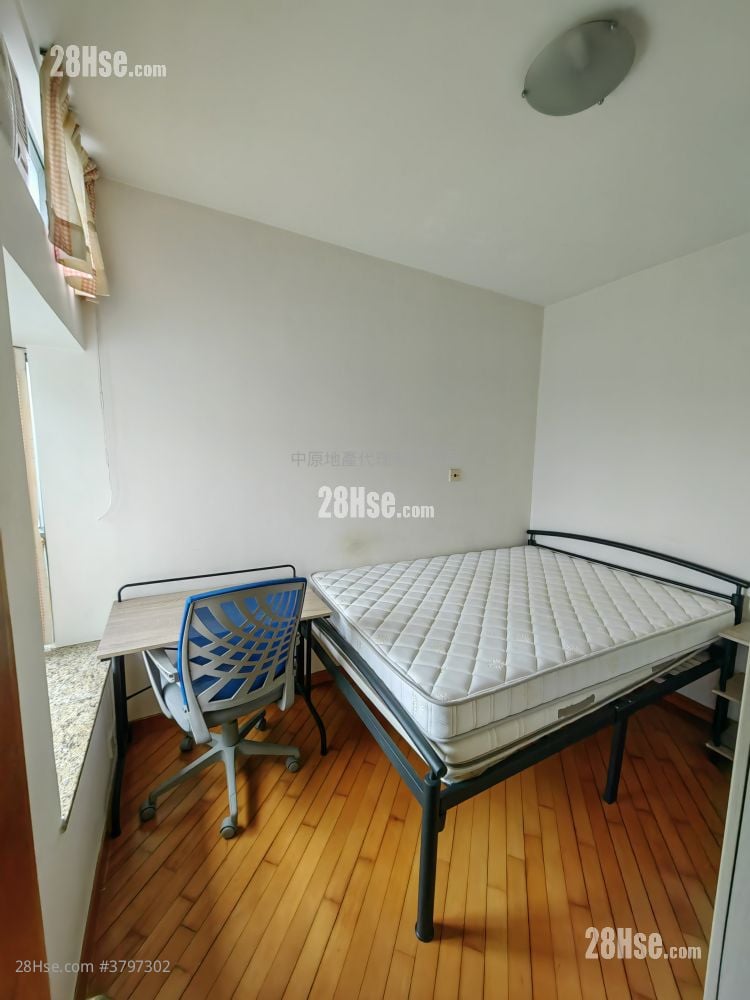 Tung Chung Crescent Sell 2 Bedrooms 527 ft²