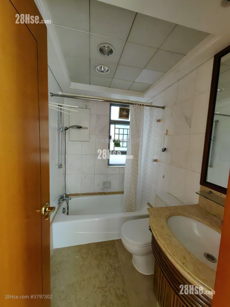 Tung Chung Crescent Sell 2 Bedrooms 527 ft²