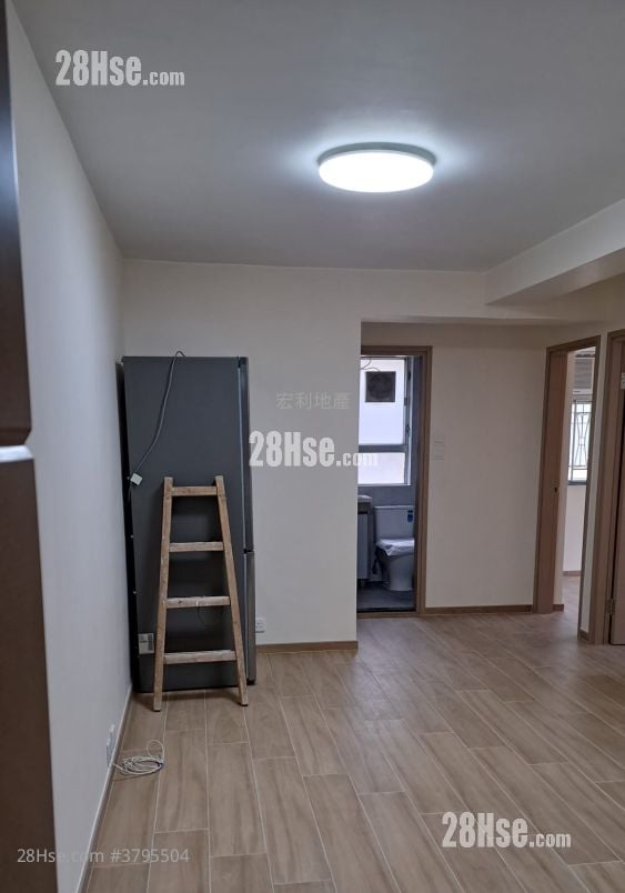 Wah Yu Court Rental 2 Bedrooms , 1 Bathroom 398 ft²