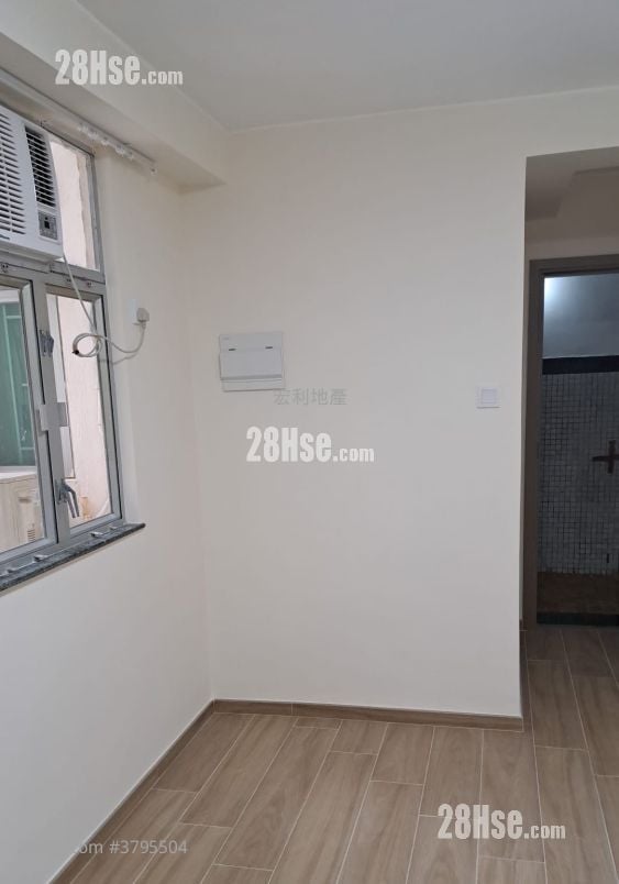Wah Yu Court Rental 2 Bedrooms , 1 Bathroom 398 ft²