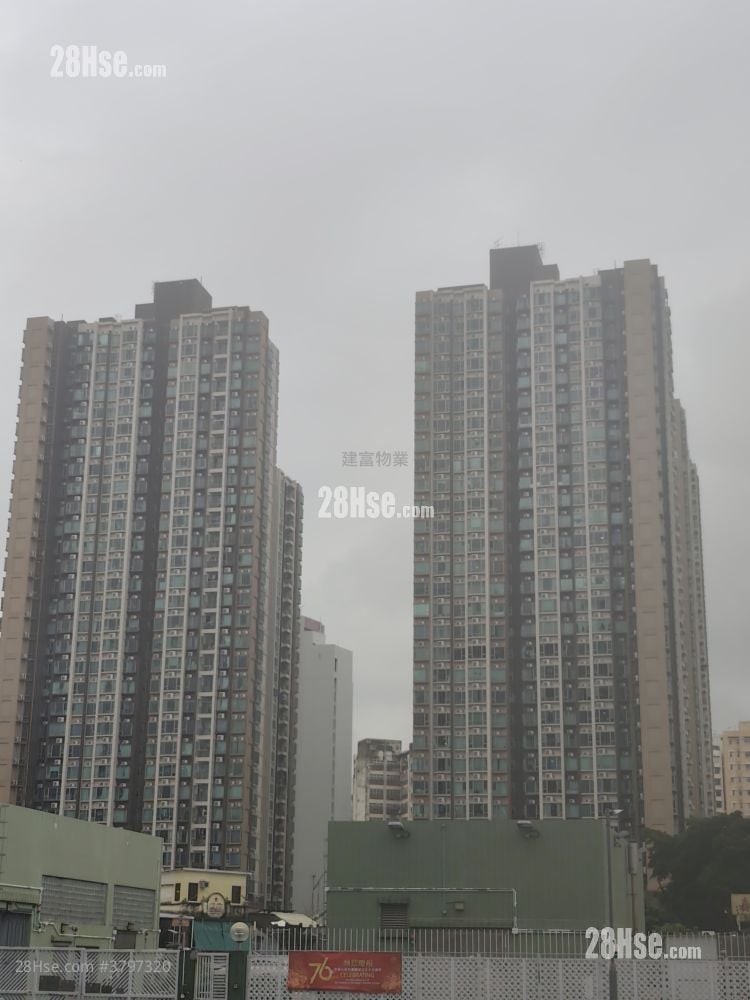 Yuccie Square Sell 2 Bedrooms , 1 Bathroom 429 ft²