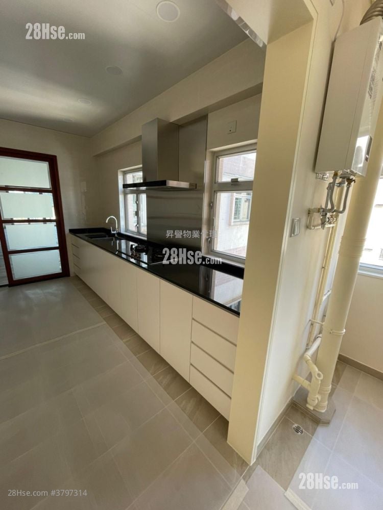 The Dahfuldy Rental 4 Bedrooms , 3 Bathrooms 1,514 ft²