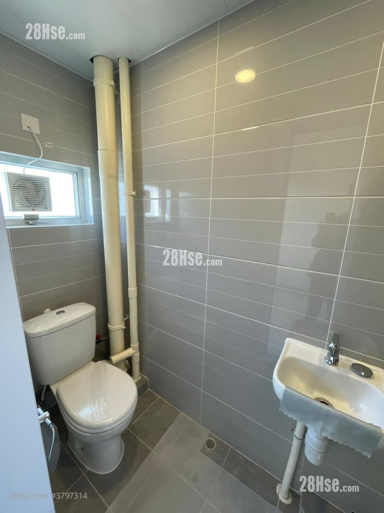 The Dahfuldy Rental 4 Bedrooms , 3 Bathrooms 1,514 ft²