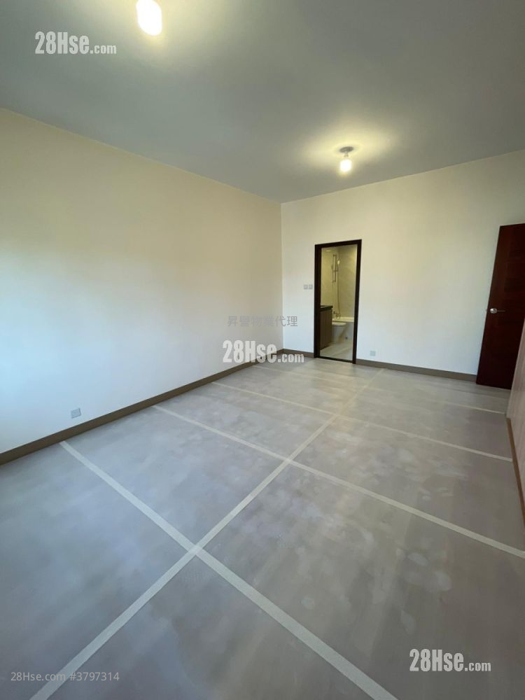 The Dahfuldy Rental 4 Bedrooms , 3 Bathrooms 1,514 ft²