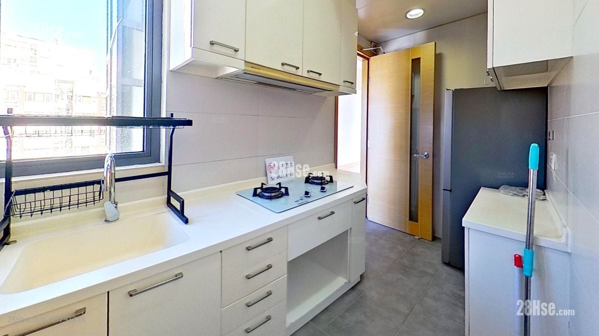 kitchen: High Park 99 Rental 3 Bedrooms , 2 Bathrooms 610 ft²