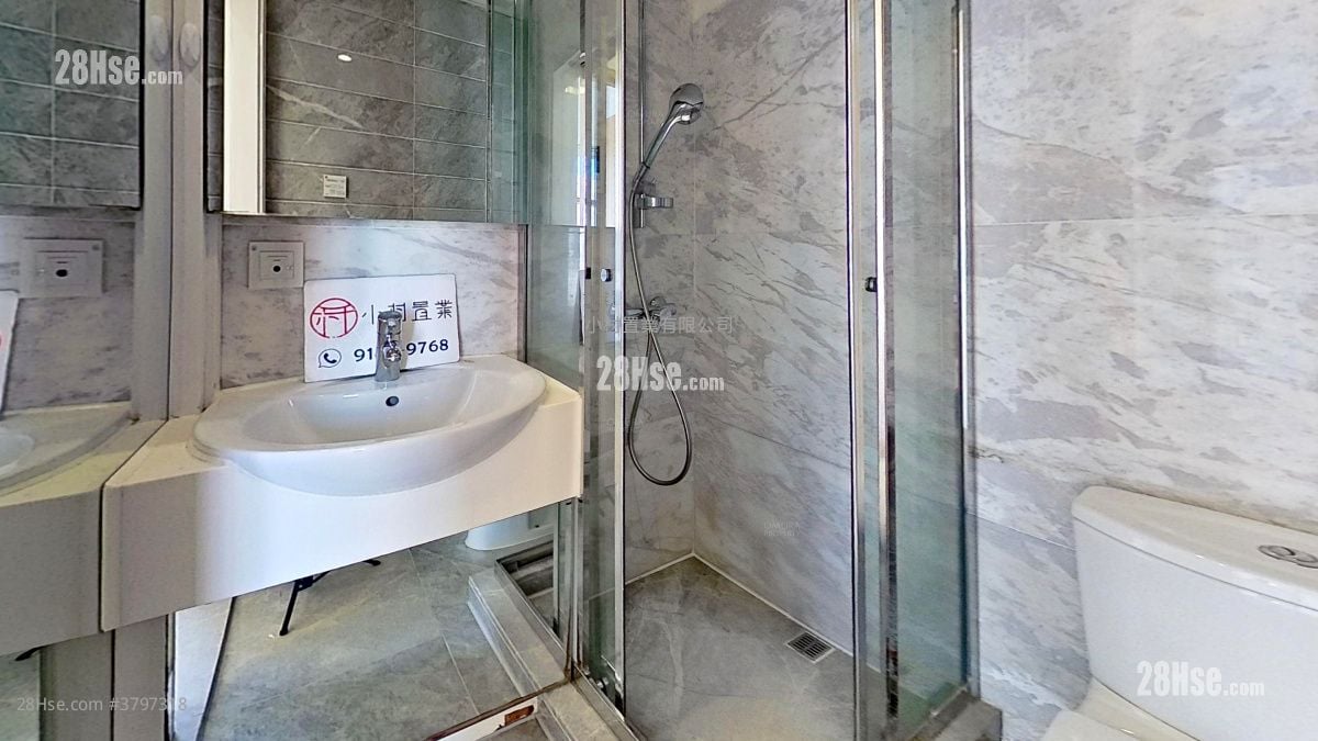 bathroom: High Park 99 Rental 3 Bedrooms , 2 Bathrooms 610 ft²