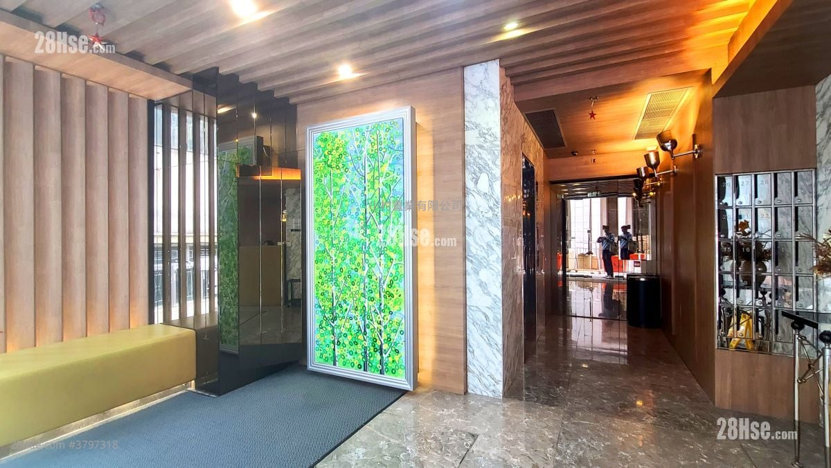 Lobby: High Park 99 Rental 3 Bedrooms , 2 Bathrooms 610 ft²