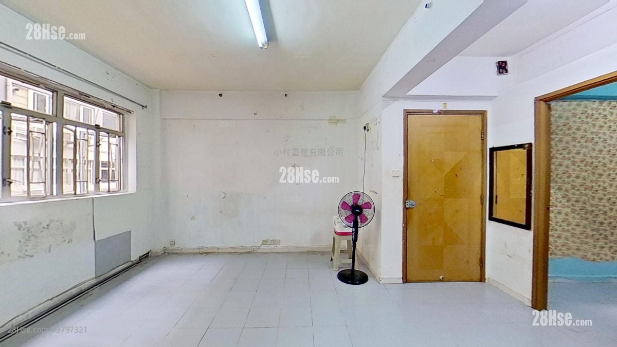 living room: 18-20 Hillier Street Rental 2 Bedrooms , 1 Bathroom 543 ft²