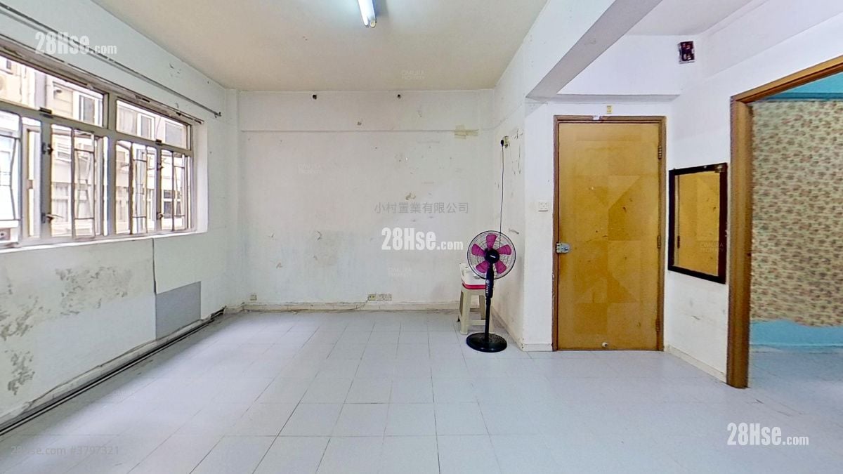 living room: 18-20 Hillier Street Rental 2 Bedrooms , 1 Bathroom 543 ft²