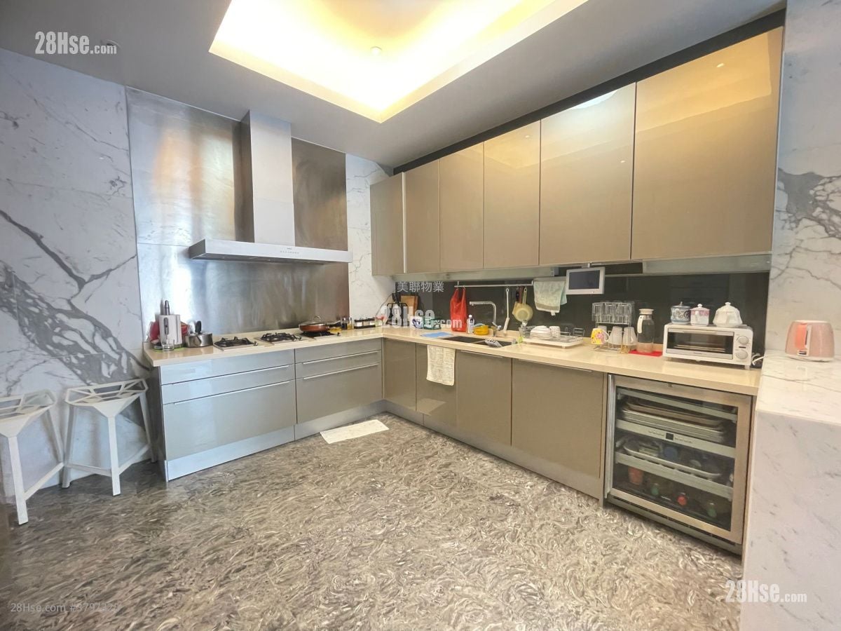 天峦 售盘 5+ 房 , 5+ 浴室 2,771 平方尺