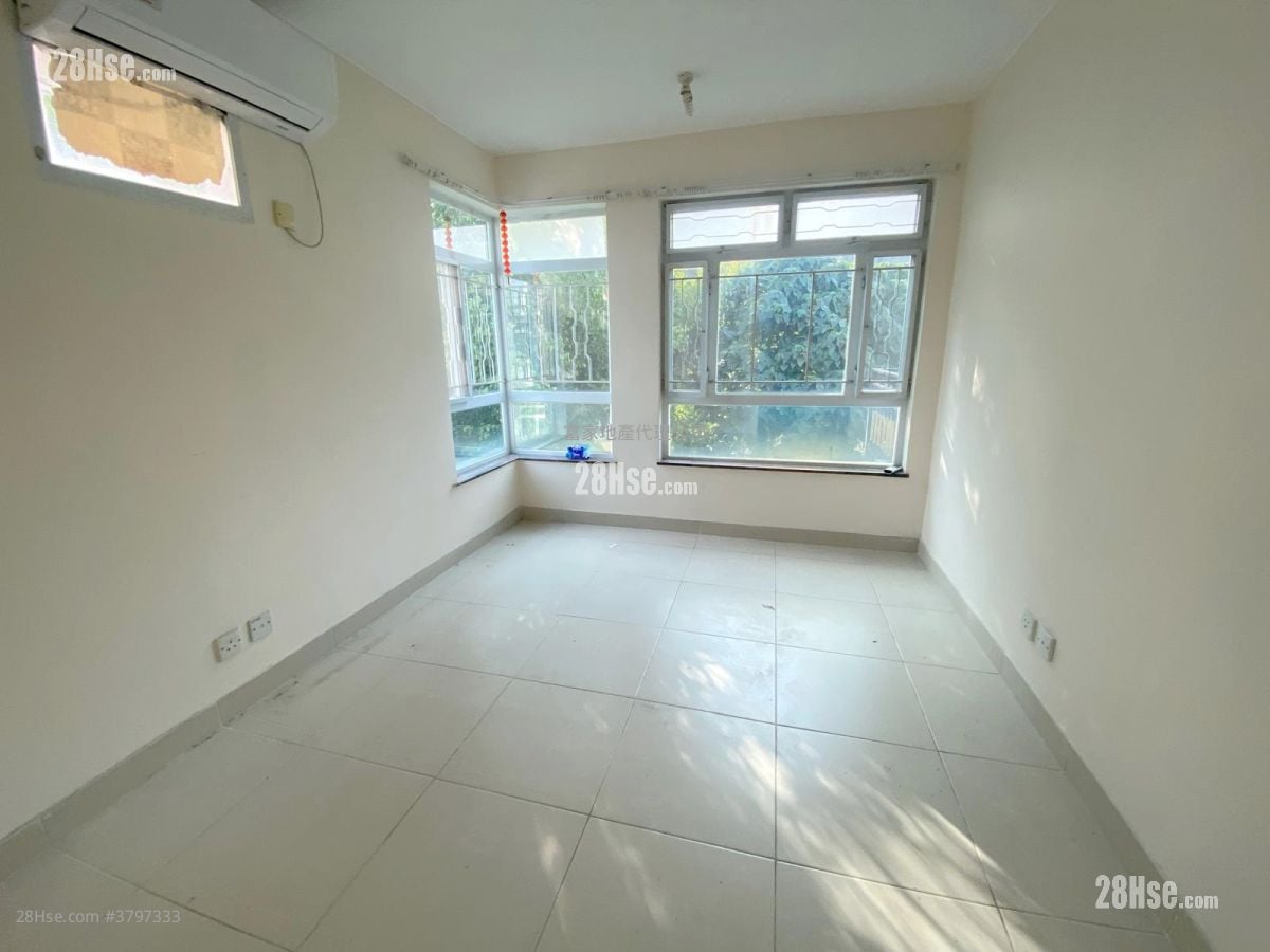 Village Rental 2 Bedrooms , 2 Bathrooms 700 ft²