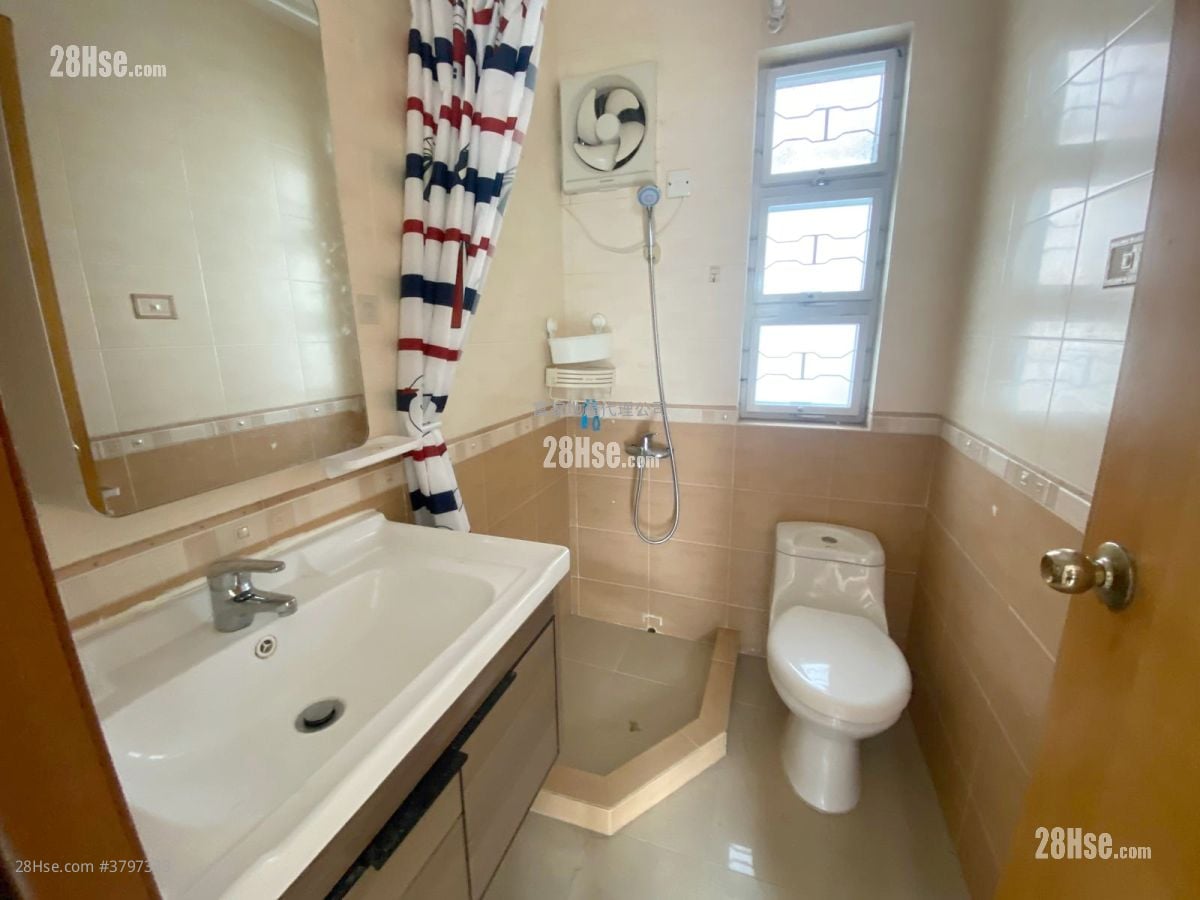 Village Rental 2 Bedrooms , 2 Bathrooms 700 ft²