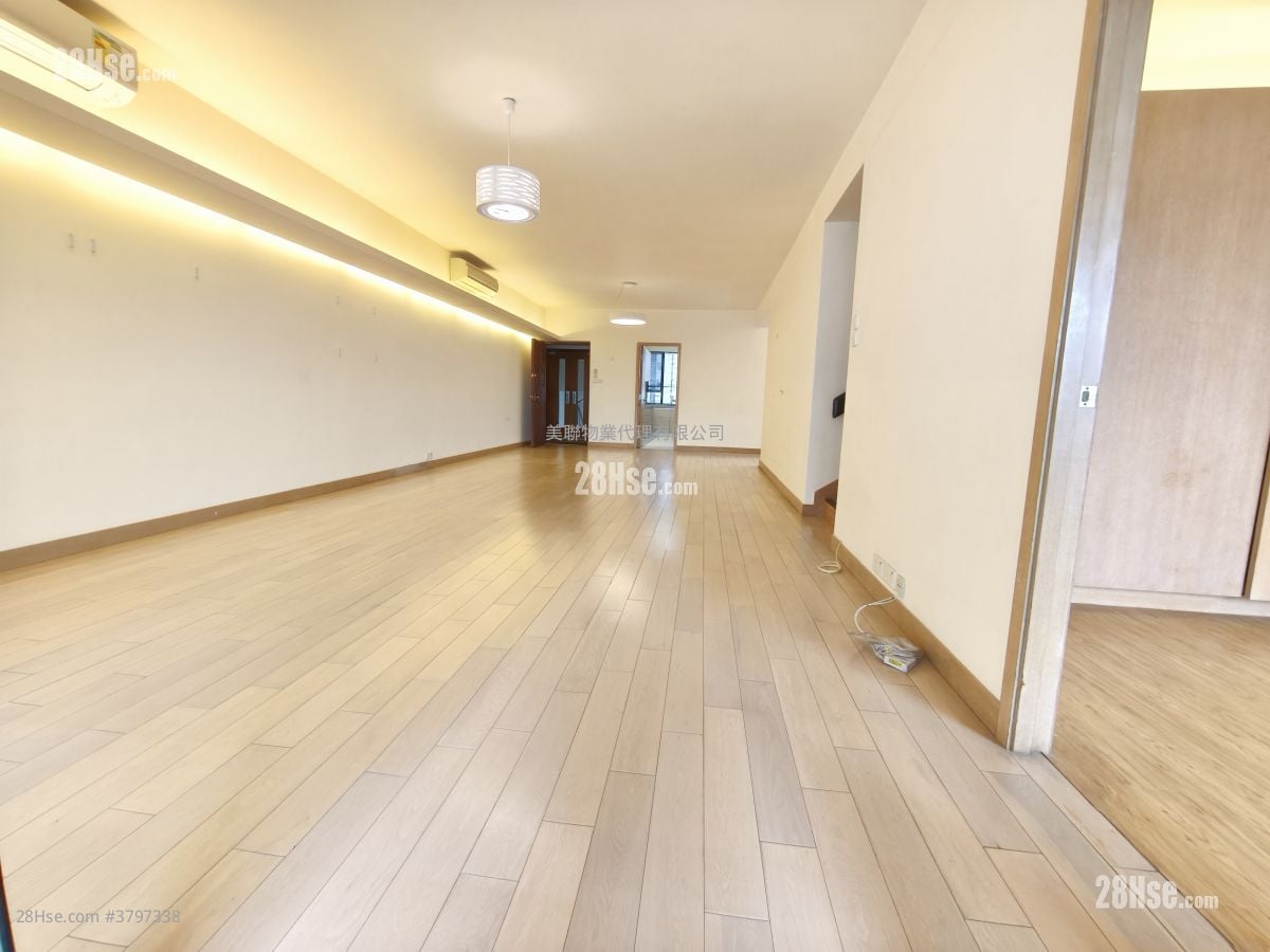 愚园 售盘 4 房 , 4 浴室 2,135 平方尺