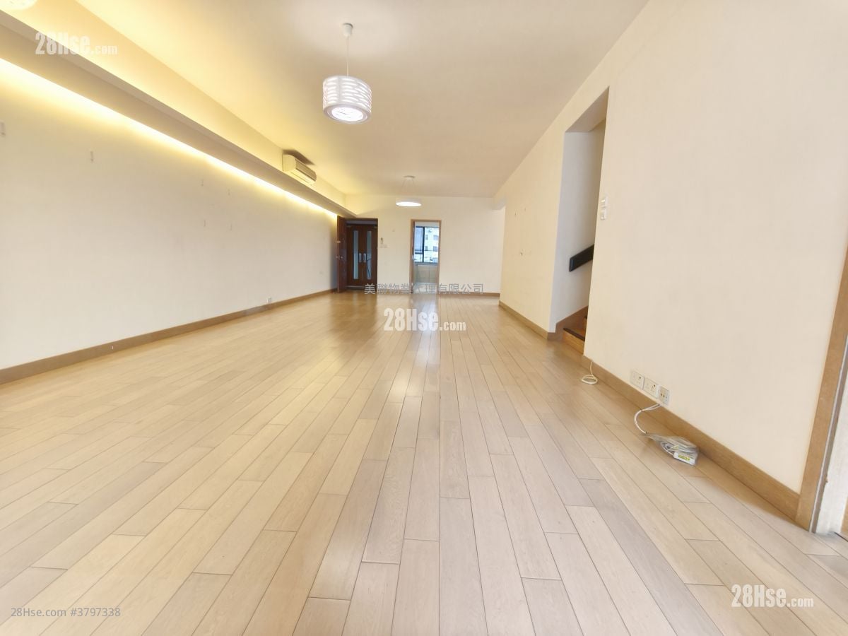 愚园 售盘 4 房 , 4 浴室 2,135 平方尺