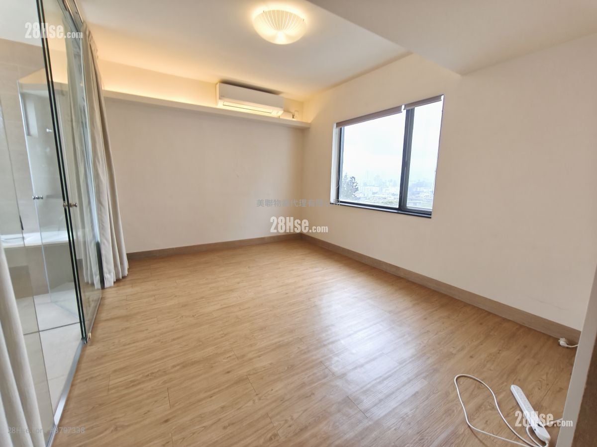 愚园 售盘 4 房 , 4 浴室 2,135 平方尺