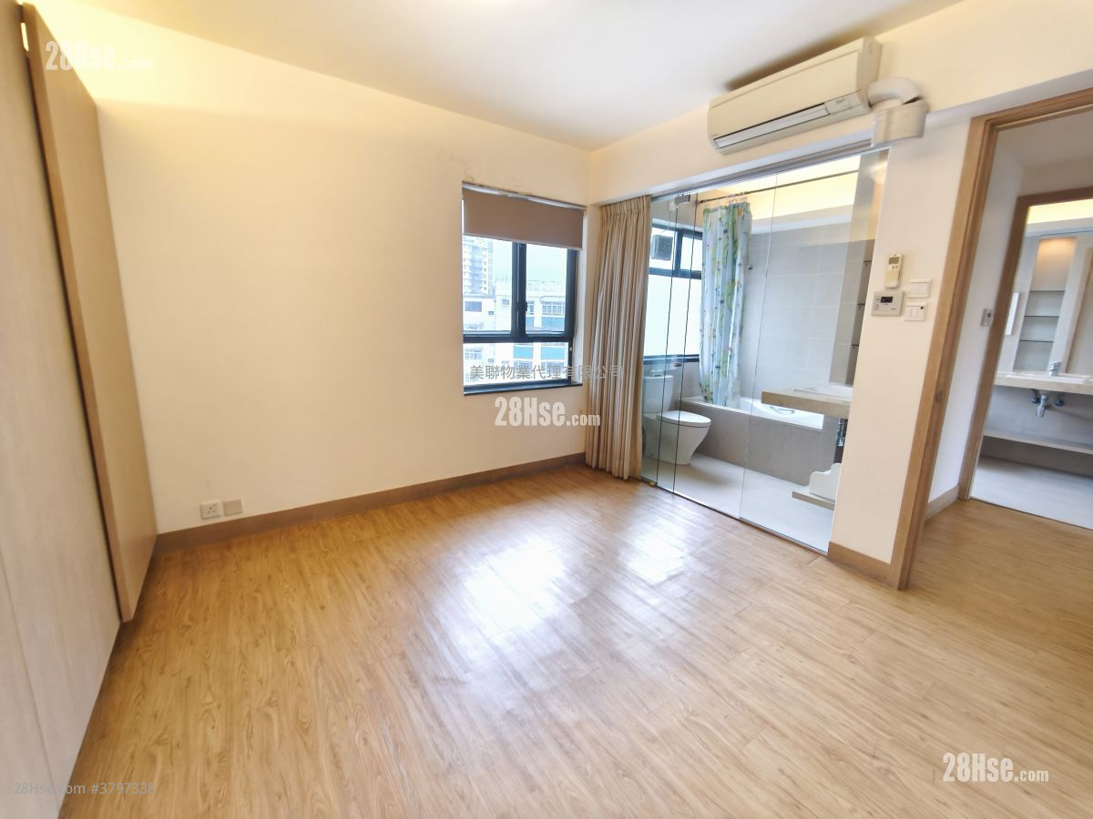 愚园 售盘 4 房 , 4 浴室 2,135 平方尺