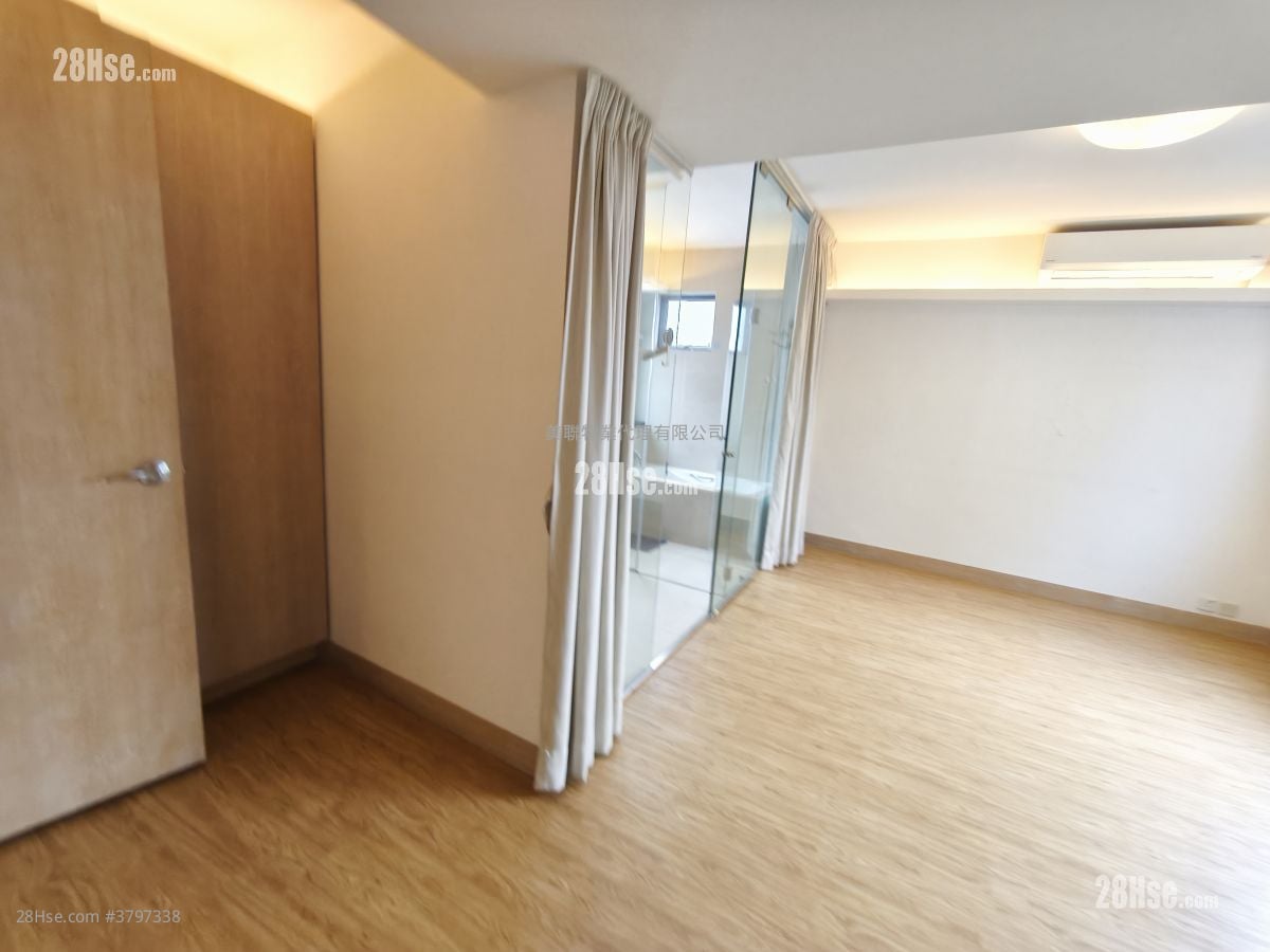 愚园 售盘 4 房 , 4 浴室 2,135 平方尺