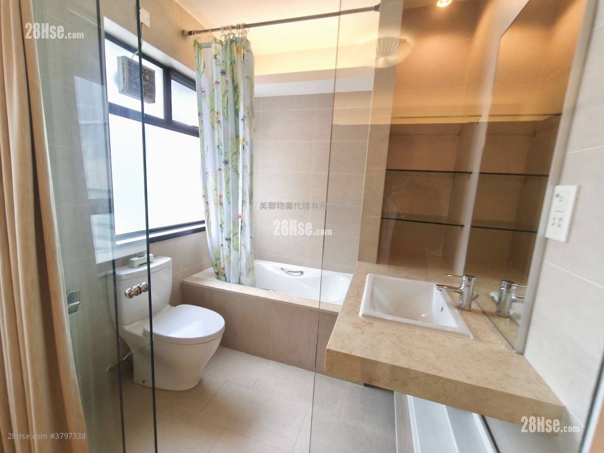 愚园 售盘 4 房 , 4 浴室 2,135 平方尺