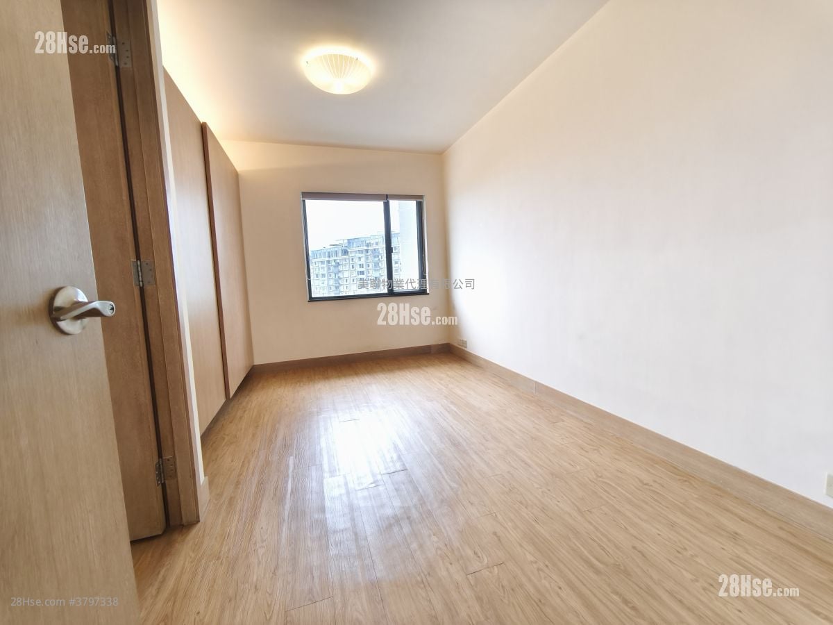 愚园 售盘 4 房 , 4 浴室 2,135 平方尺