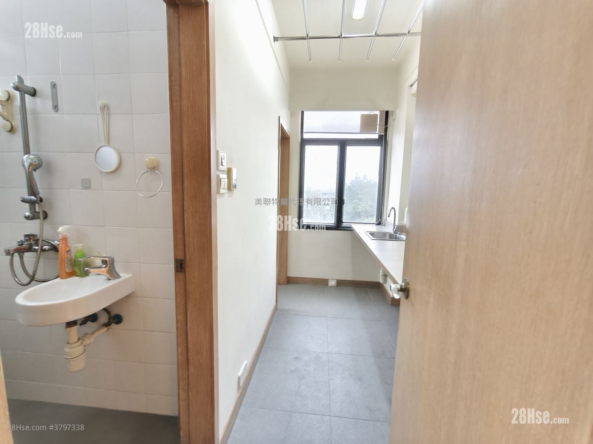 愚园 售盘 4 房 , 4 浴室 2,135 平方尺