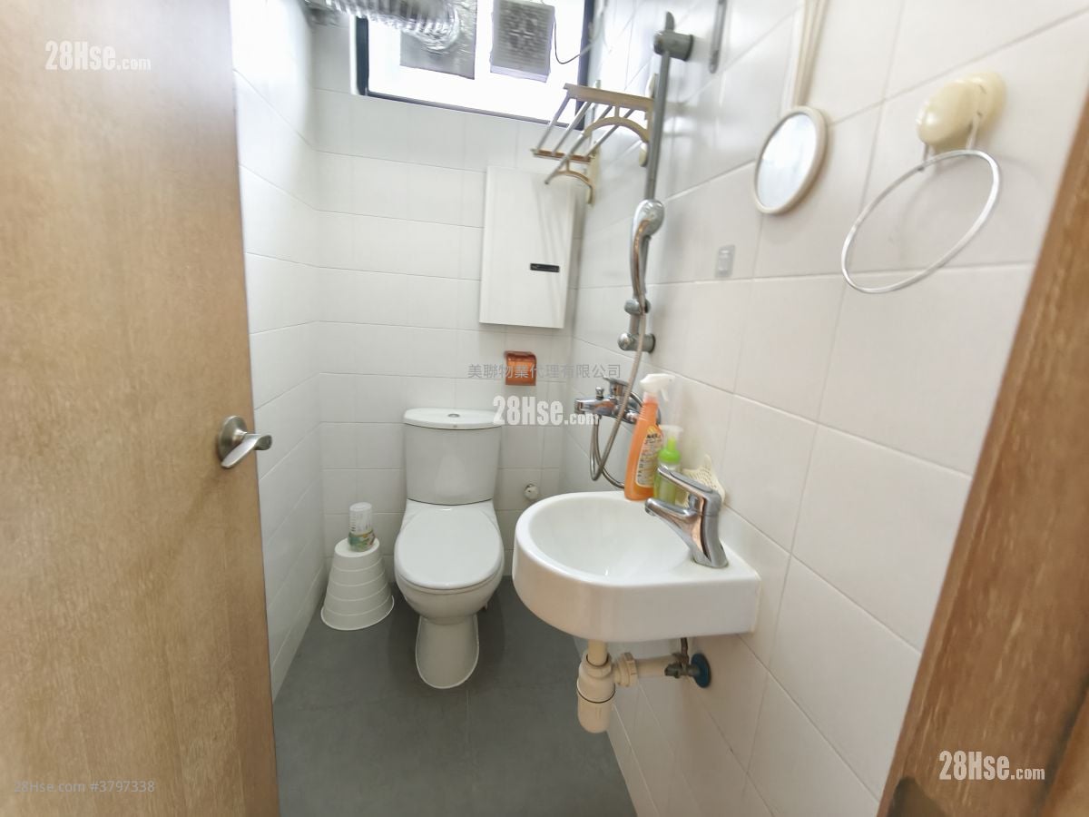 愚园 售盘 4 房 , 4 浴室 2,135 平方尺