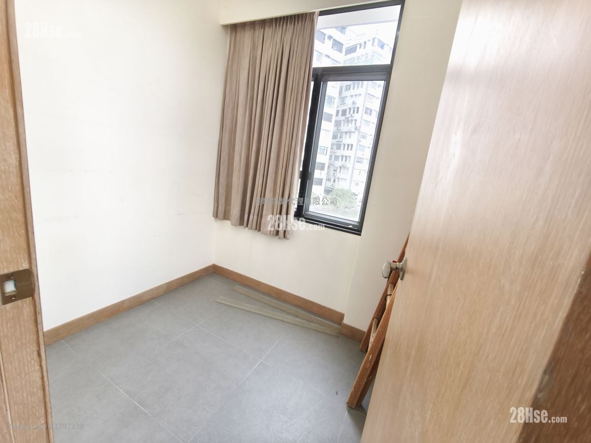 愚园 售盘 4 房 , 4 浴室 2,135 平方尺