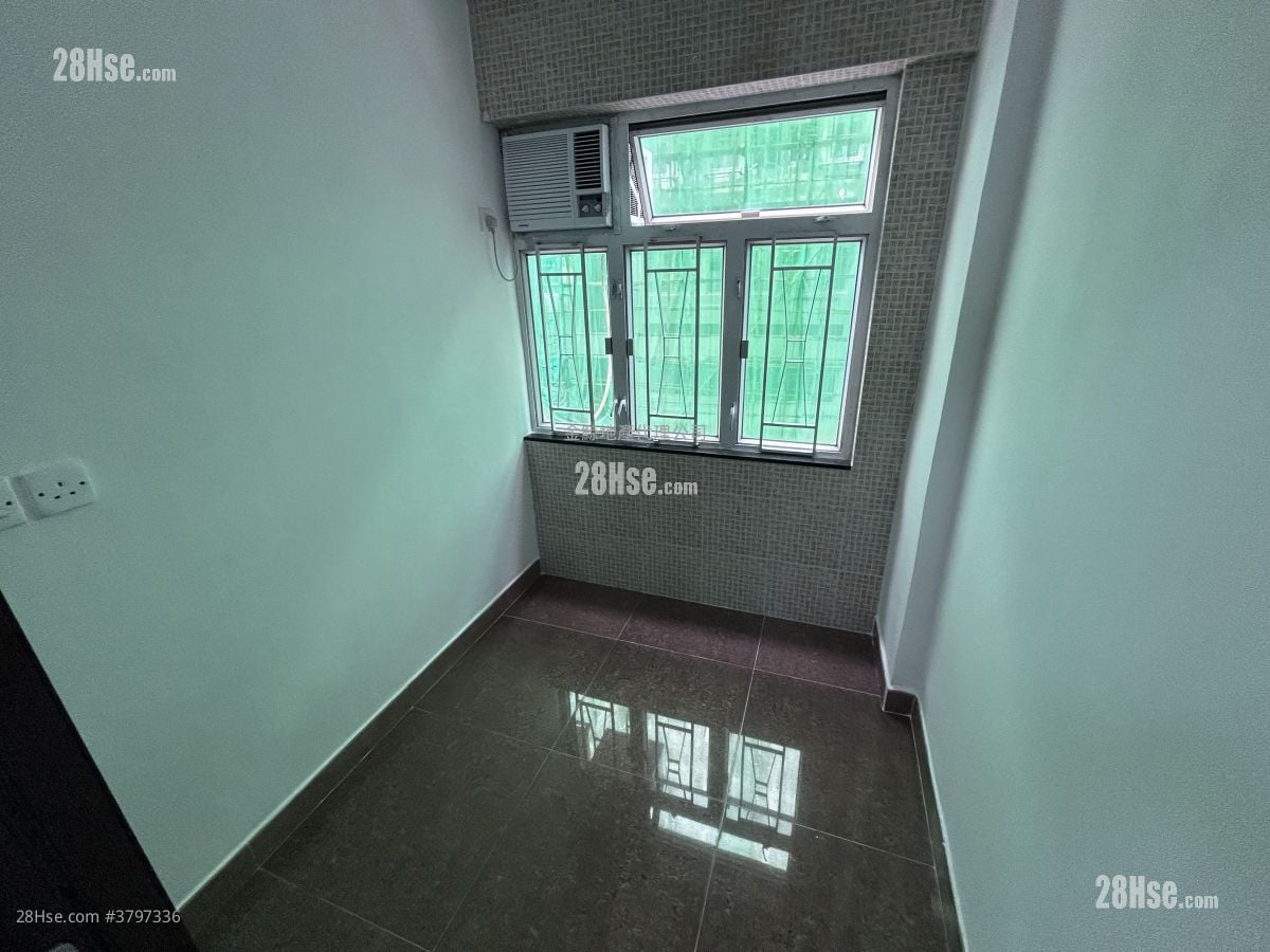 Man Ying Building Rental 160 ft²