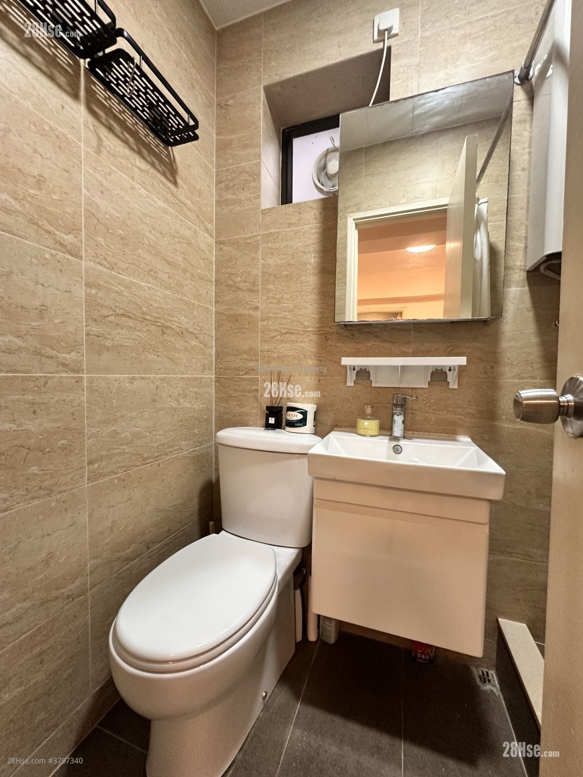 怡發大廈 租盤 2 房 , 1 浴室 426 平方呎