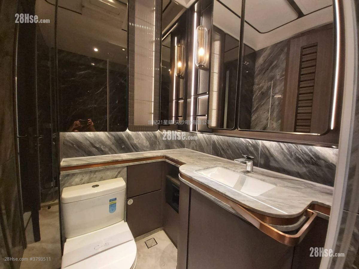 bedroom 1: Cullinan Sky Rental 4 Bedrooms , 3 Bathrooms 1,993 ft²