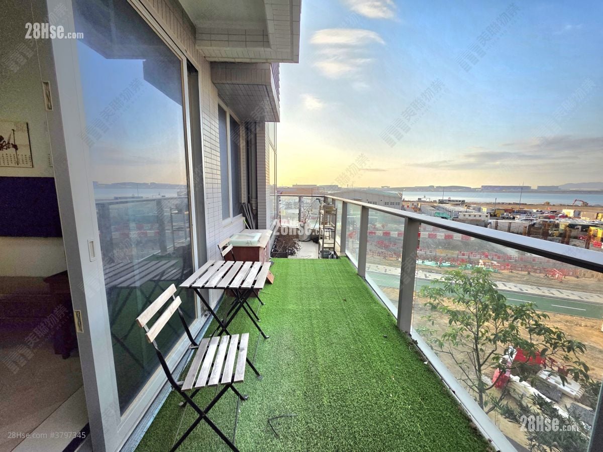 balcony: Century Link Rental 3 Bedrooms , 2 Bathrooms 639 ft²