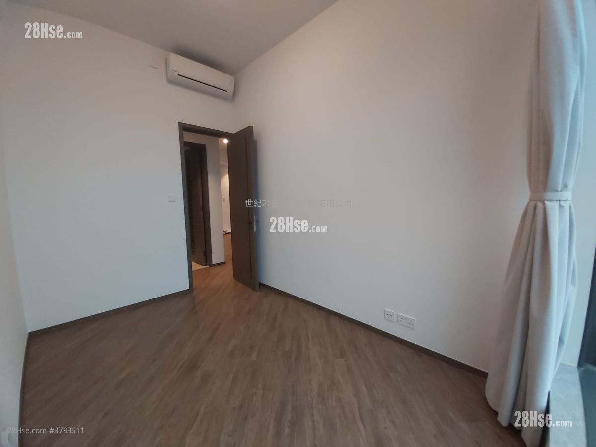 bedroom 2: Cullinan Sky Rental 4 Bedrooms , 3 Bathrooms 1,993 ft²