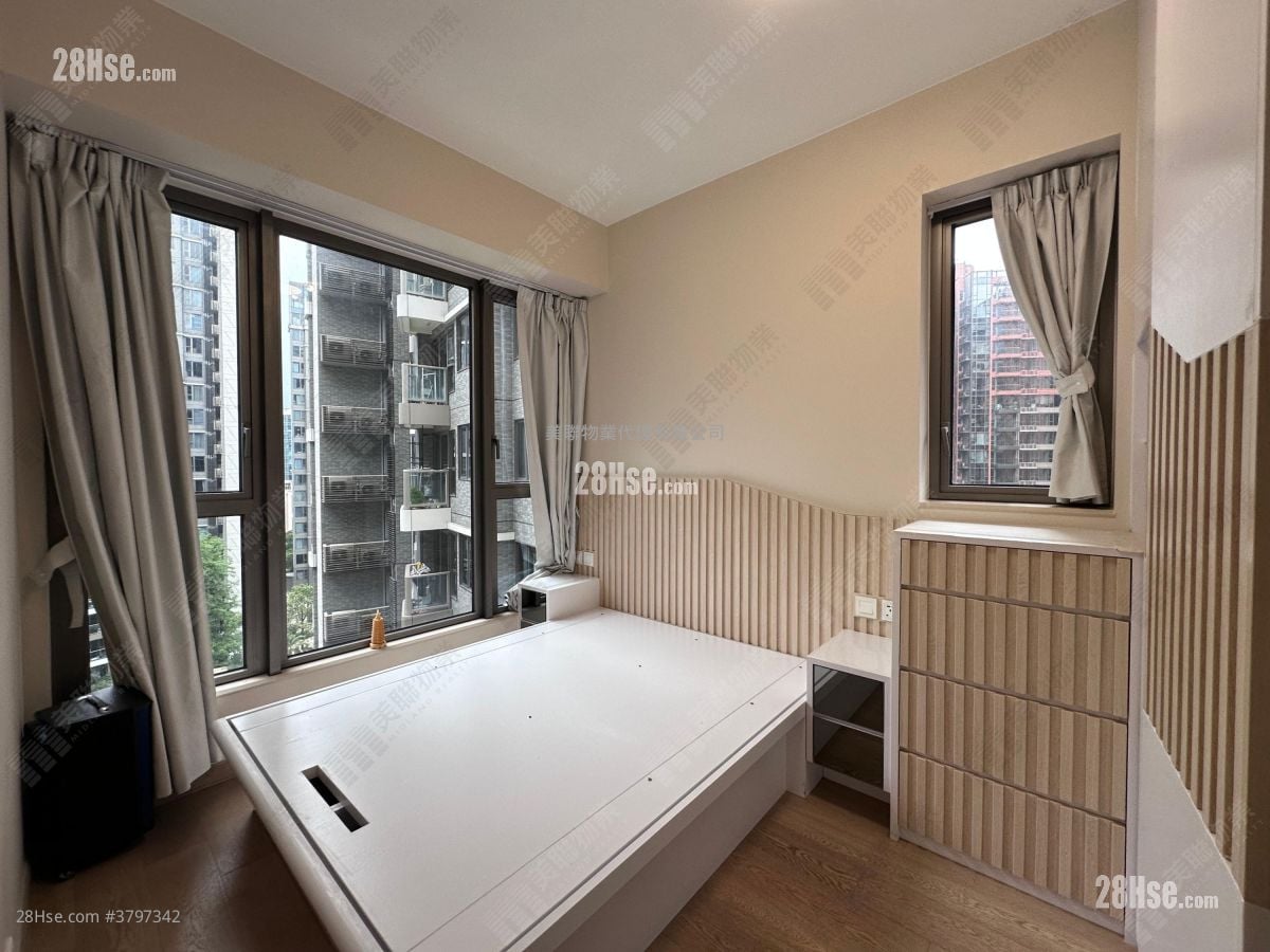 Solaria Sell 3 Bedrooms 597 ft²