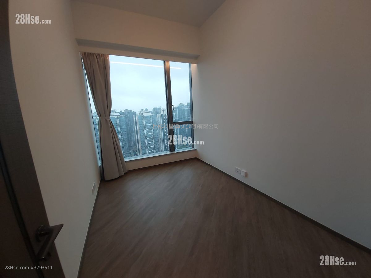 bedroom 2: Cullinan Sky Rental 4 Bedrooms , 3 Bathrooms 1,993 ft²