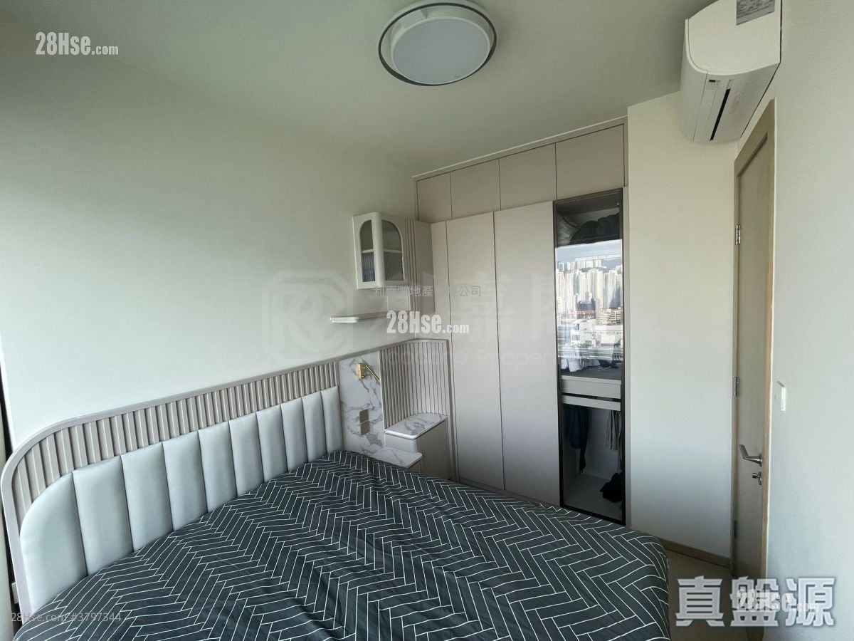 One Victoria Sell 2 Bedrooms 459 ft²