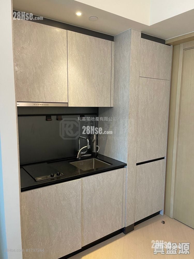 One Victoria Sell 2 Bedrooms 459 ft²