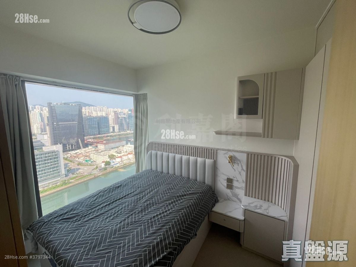 One Victoria Sell 2 Bedrooms 459 ft²