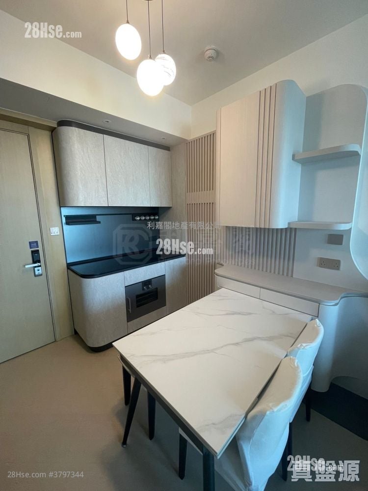 One Victoria Sell 2 Bedrooms 459 ft²