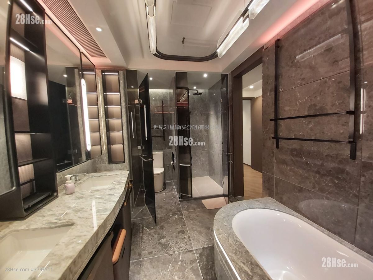 master room: Cullinan Sky Rental 4 Bedrooms , 3 Bathrooms 1,993 ft²