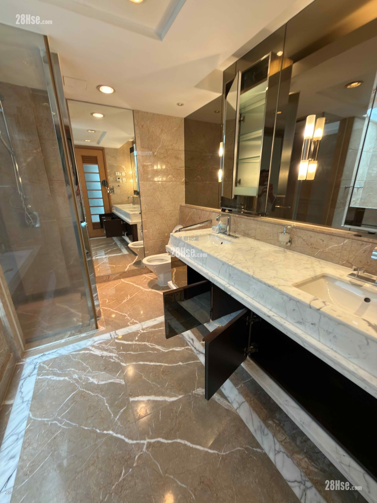 葡萄园 售盘 3 房 , 3 浴室 2,389 平方尺