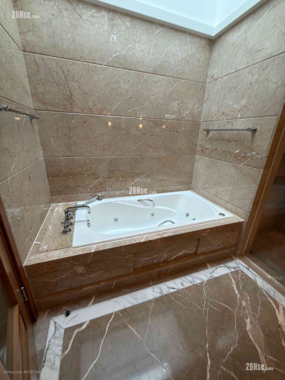 葡萄园 售盘 3 房 , 3 浴室 2,389 平方尺