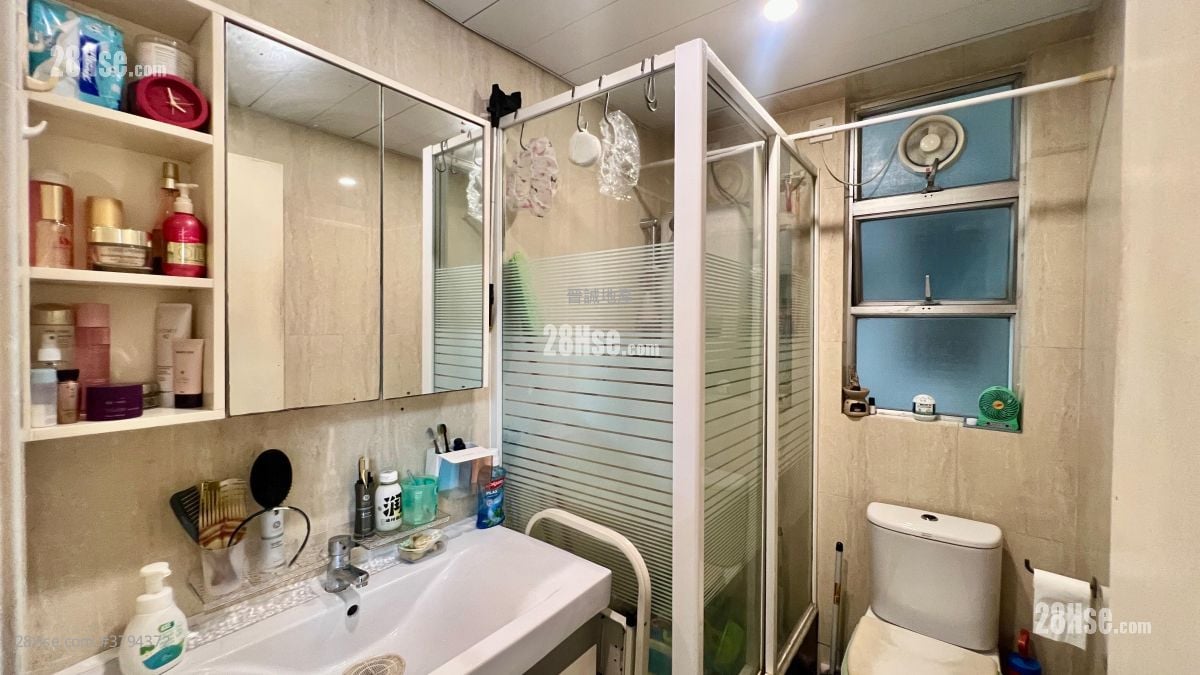 Lido Garden Sell 3 Bedrooms , 2 Bathrooms 617 ft²