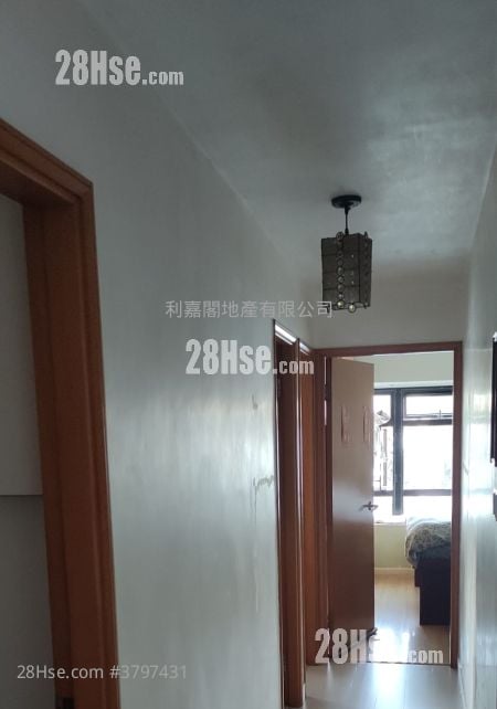 Heng Fa Chuen Sell 4 Bedrooms , 2 Bathrooms 826 ft²