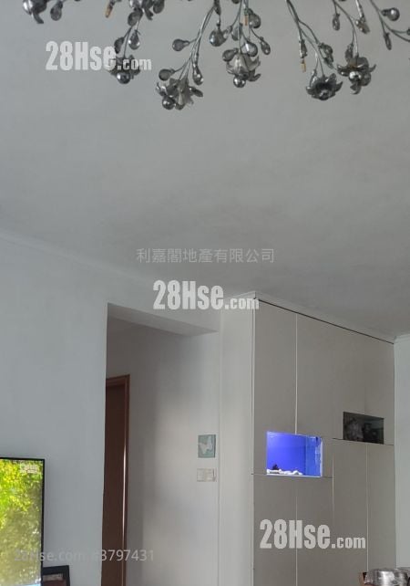 Heng Fa Chuen Sell 4 Bedrooms , 2 Bathrooms 826 ft²