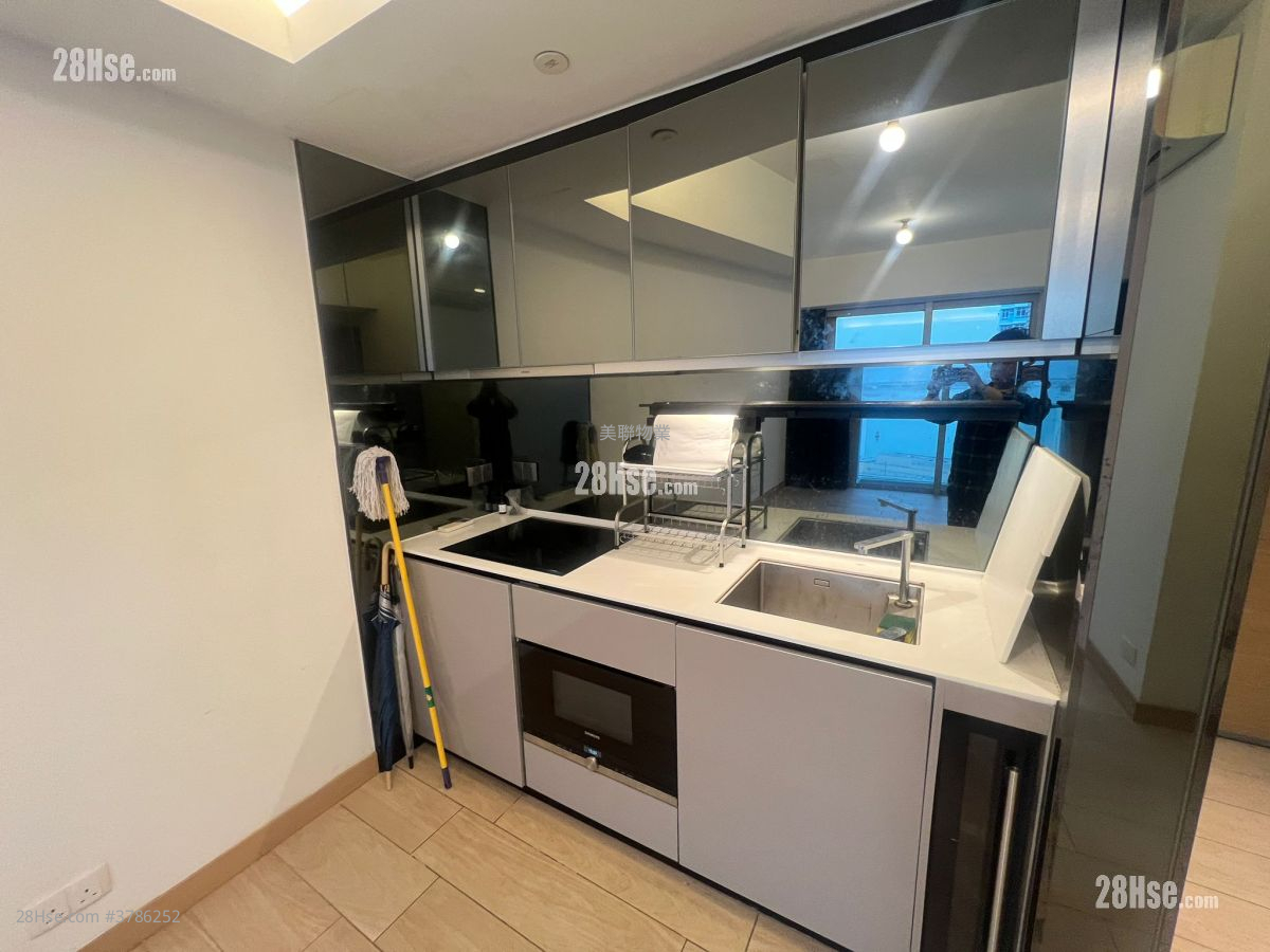 厨房: 东环 售盘 3 房 , 2 浴室 599 平方尺