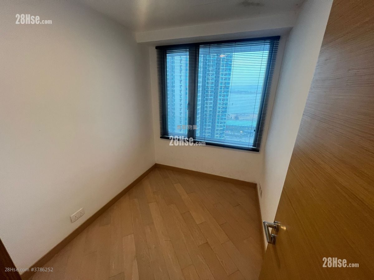 睡房 2: 东环 售盘 3 房 , 2 浴室 599 平方尺