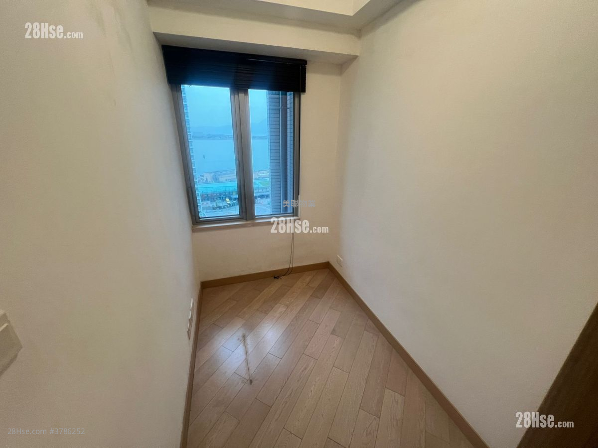 睡房 1: 东环 售盘 3 房 , 2 浴室 599 平方尺