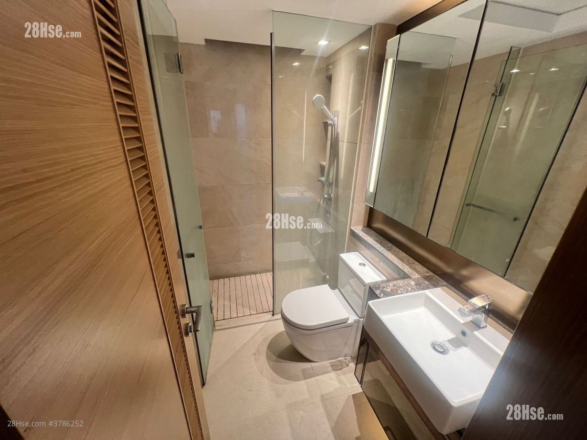 浴室: 东环 售盘 3 房 , 2 浴室 599 平方尺